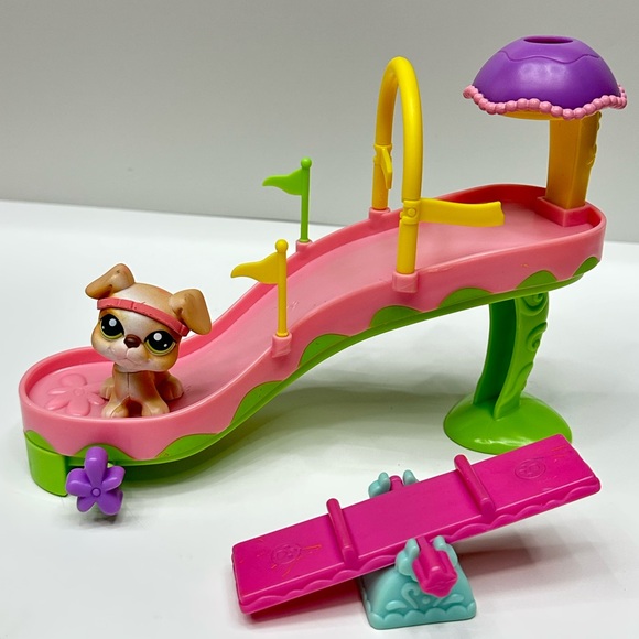 Littlest Pet Shop Other - Littlest Pet Shop Super Surprise Obstacle Course + Boxer #235